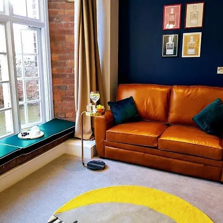 公寓 Cocoa Lily - River Fronted Studio In The City With Secure Parking *