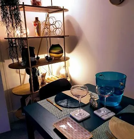 Cocoa Lily - River Fronted Studio In The City With Secure Parking * 约克