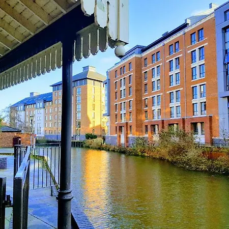 Cocoa Lily - River Fronted Studio In The City With Secure Parking Apartment York