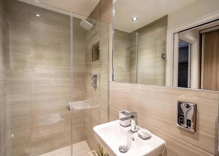 דירה Cocoa Lily - River Fronted In The With Secure Parking *